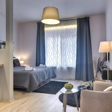 D&a Center With Free Parking Pola