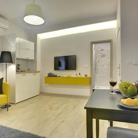 D&a Center With Free Parking Pula