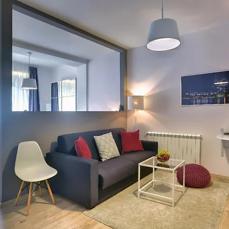 D&a Center With Free Parking Pola