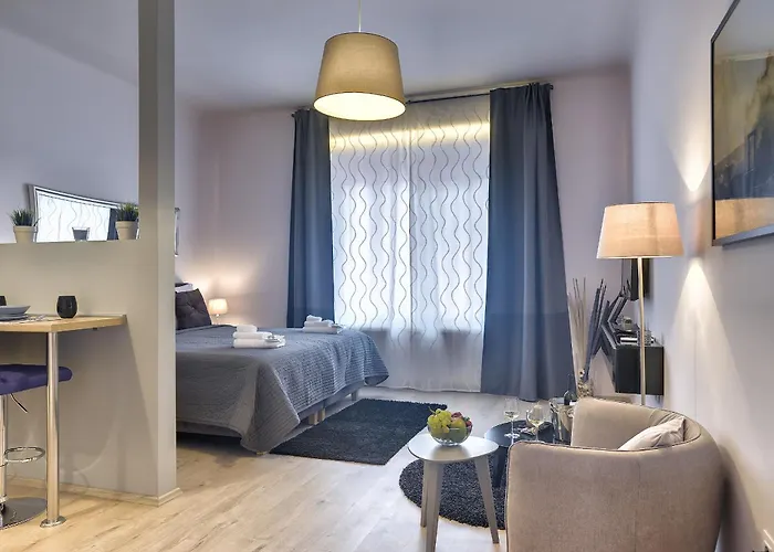 D&a Center With Free Parking Πούλα